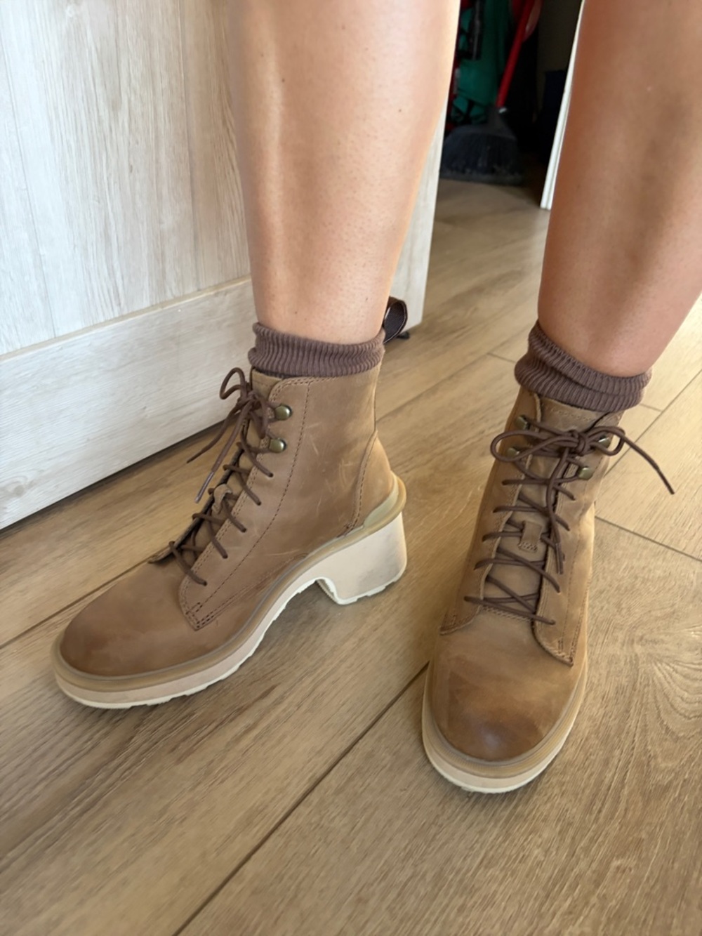 SOREL Distressed Brown Lace Up Boots